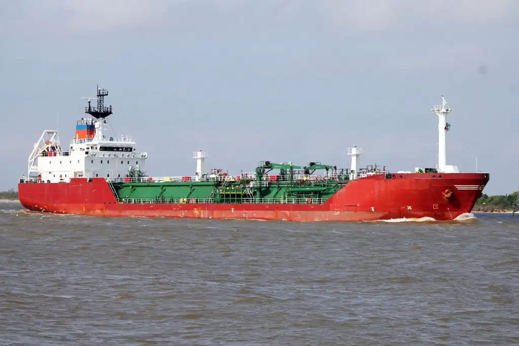 Oil/Chemical tanker for sale