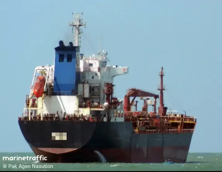 Oil/Chemical tanker for sale