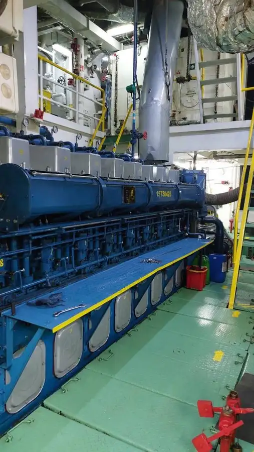 Oil/Chemical tanker for sale