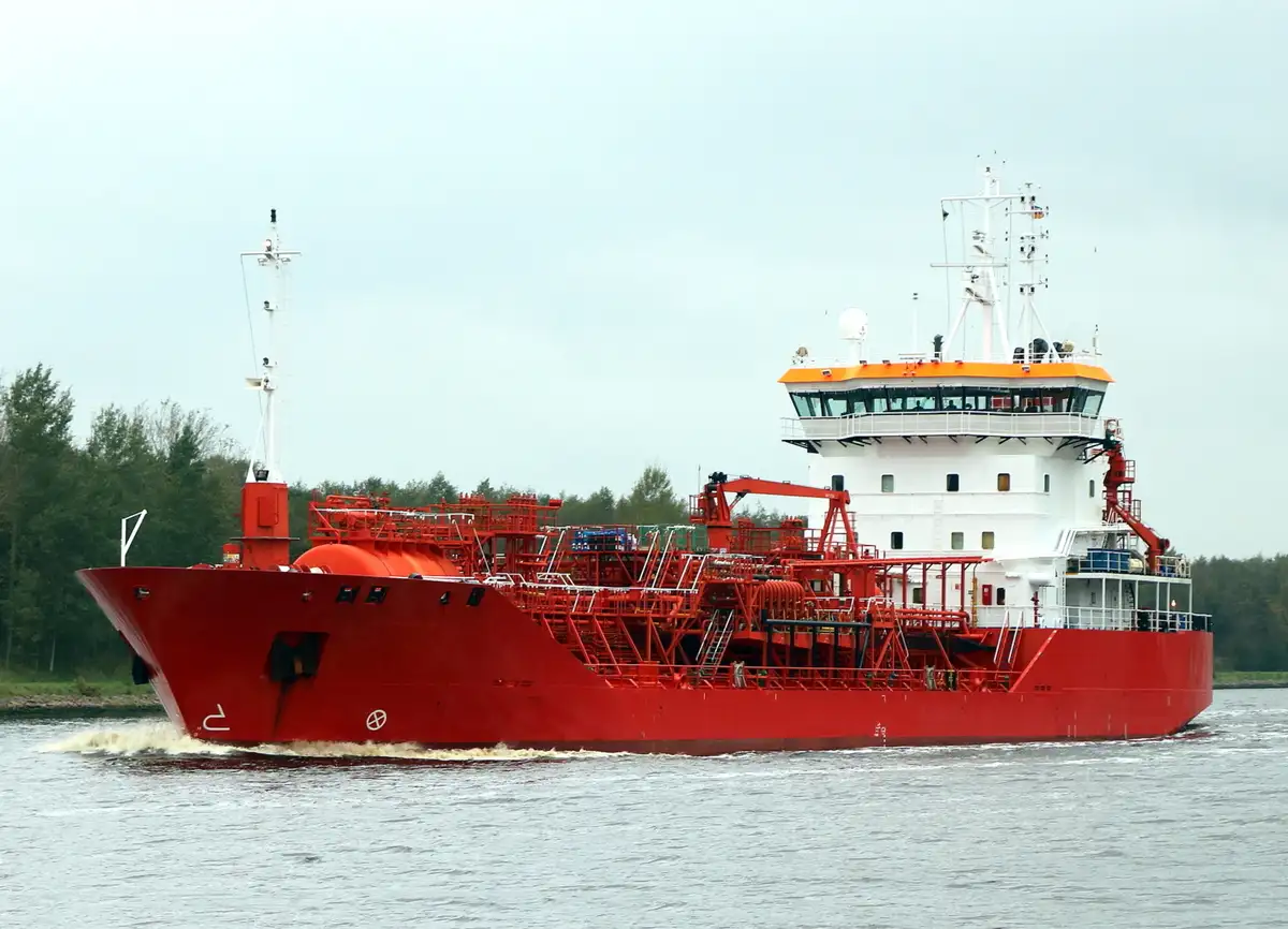 Oil/Chemical tanker for sale