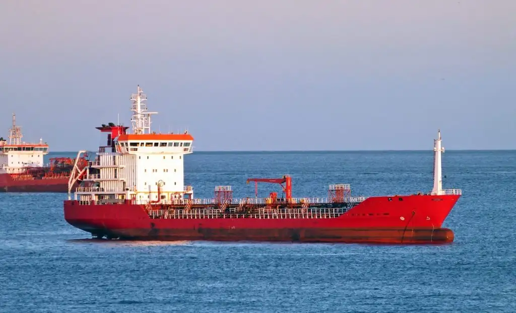 Oil/Chemical tanker for sale