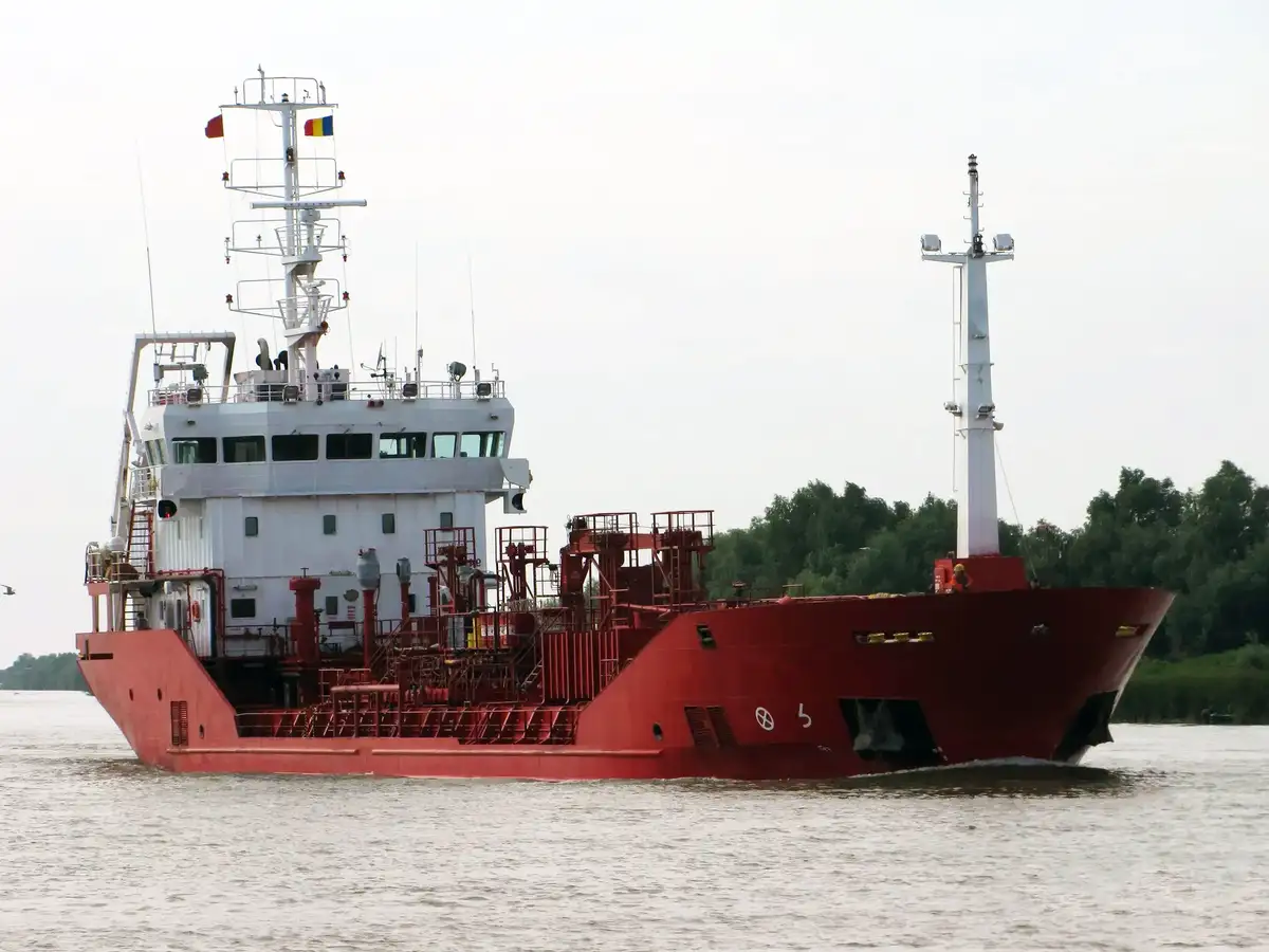 Oil/Chemical tanker for sale