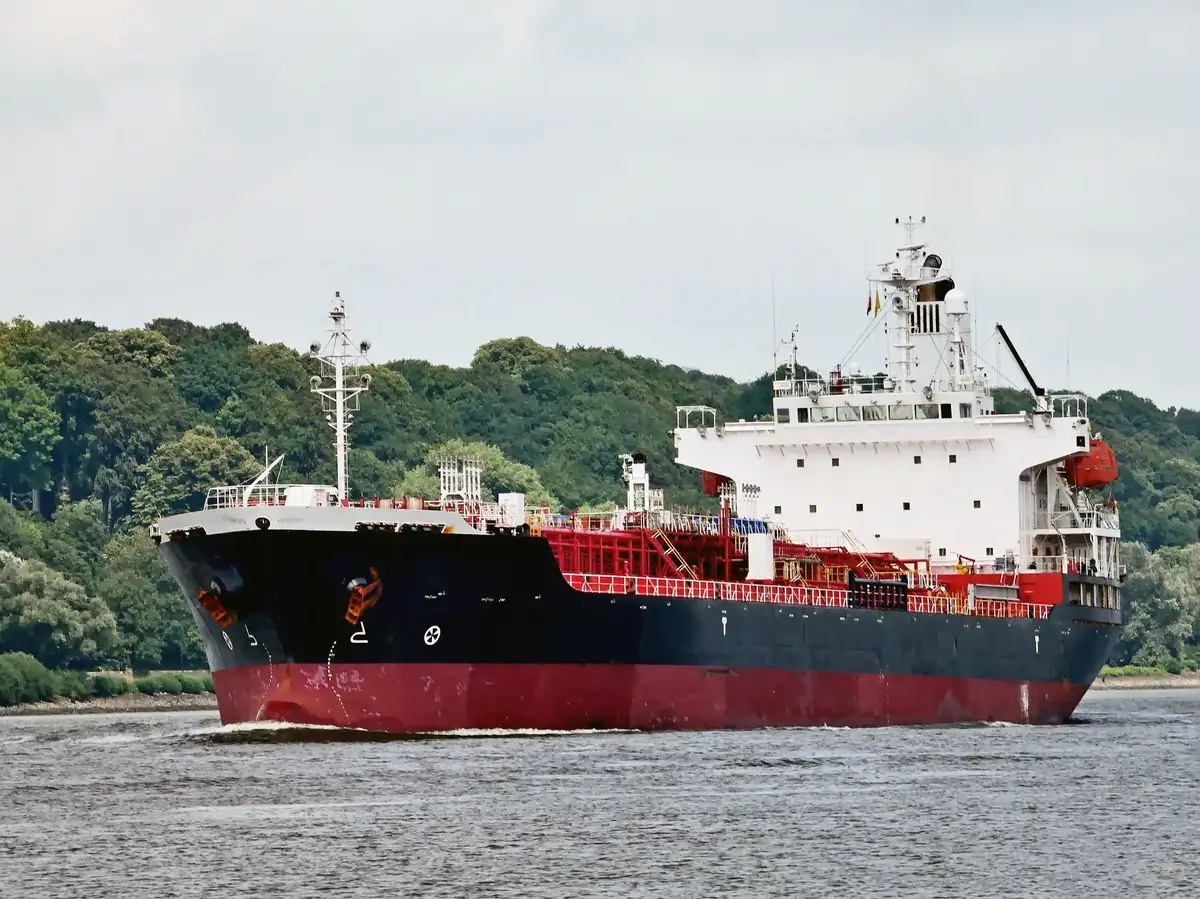 Oil/Chemical tanker for sale