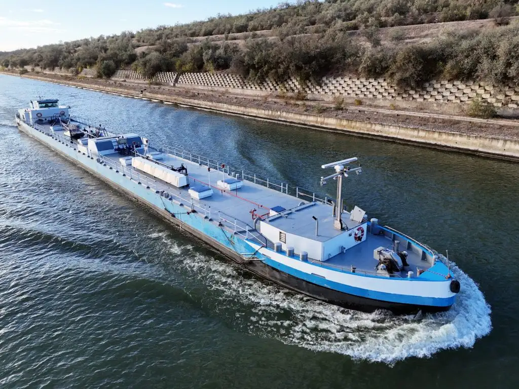 Oil/Chemical tanker for sale