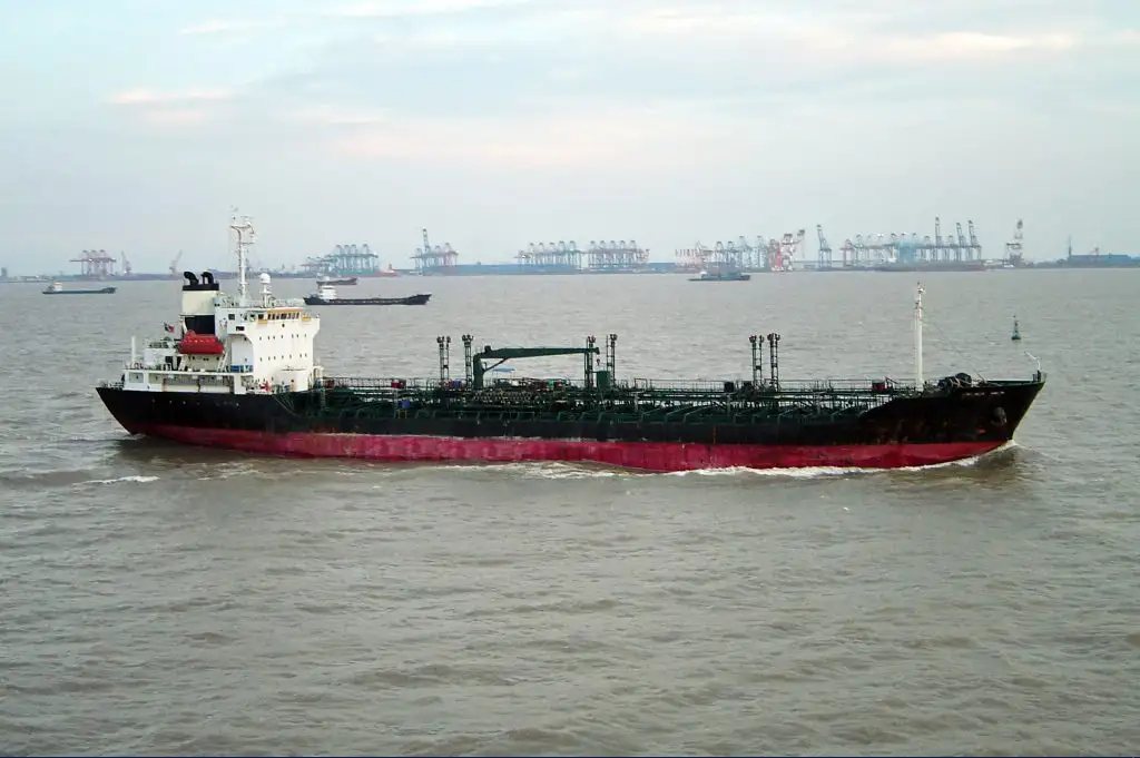Oil/Chemical tanker for sale