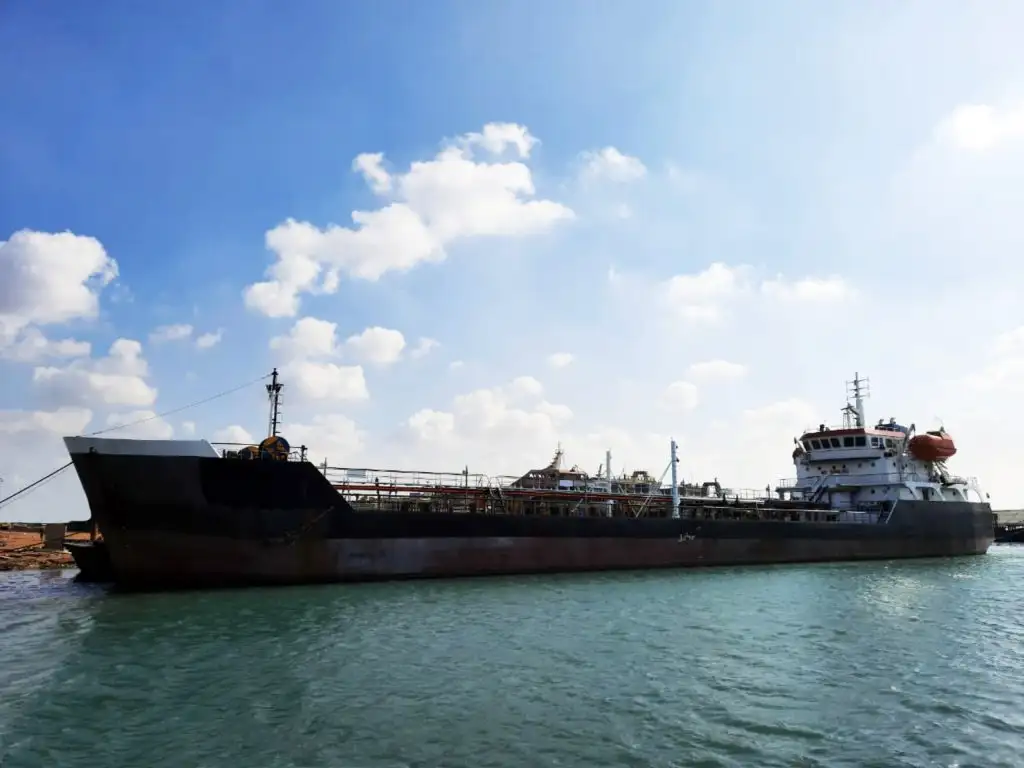 Oil/Chemical tanker for sale