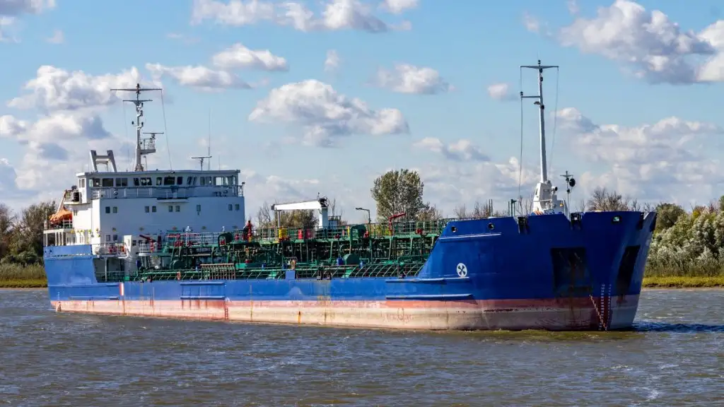 Oil/Chemical tanker for sale