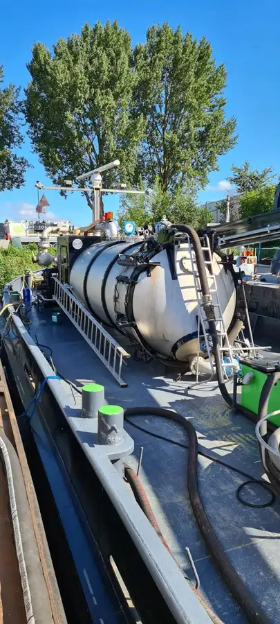 Oil/Chemical tanker for sale