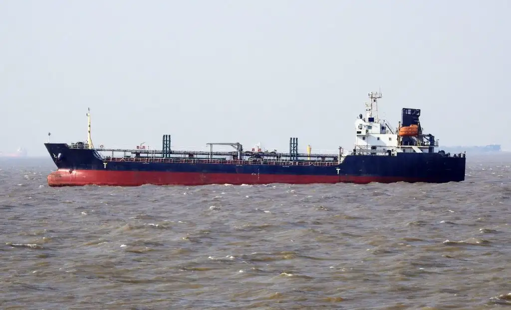 Oil/Chemical tanker for sale