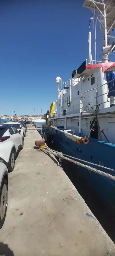 Research vessel for sale