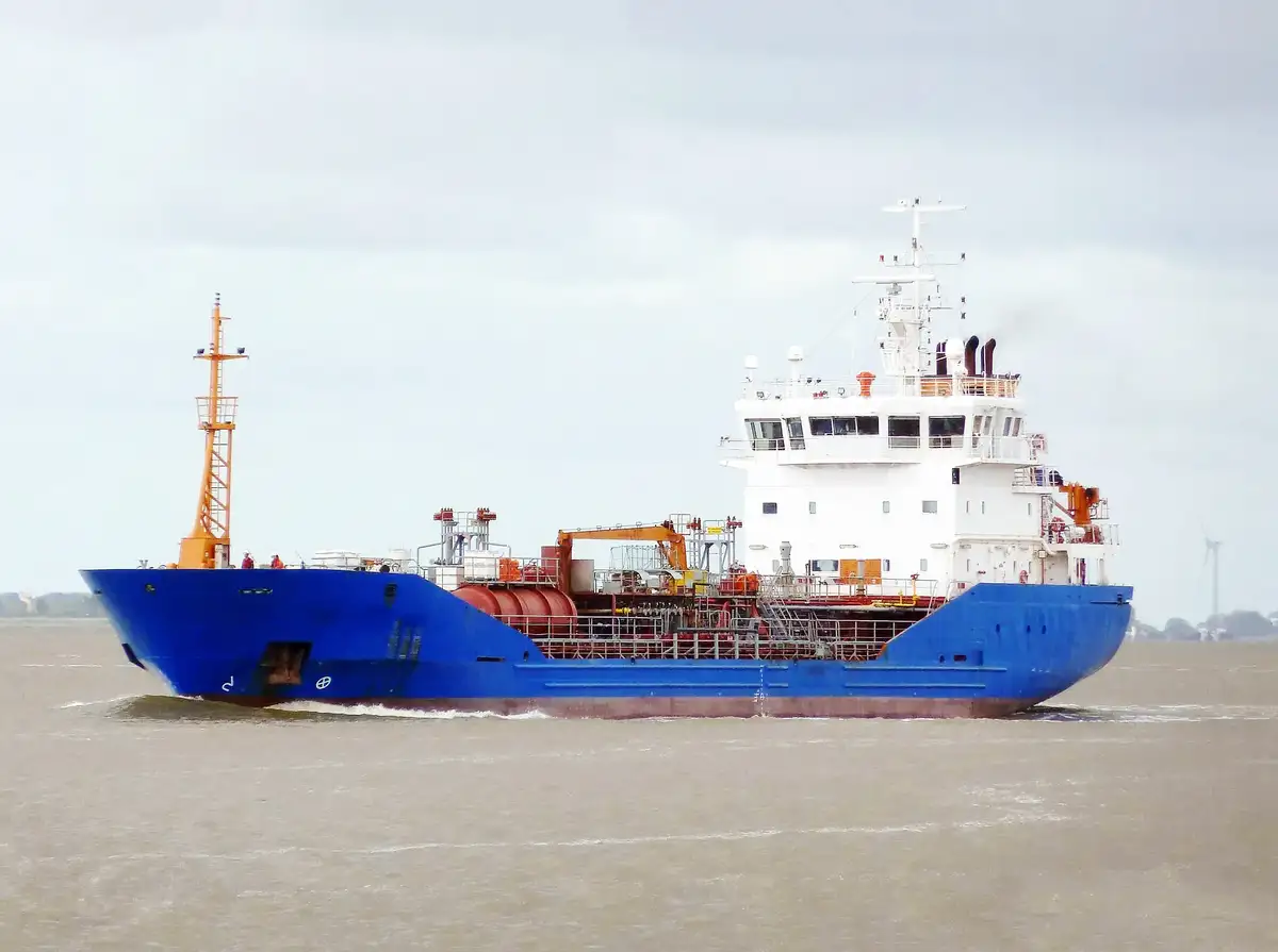Oil/Chemical tanker for sale