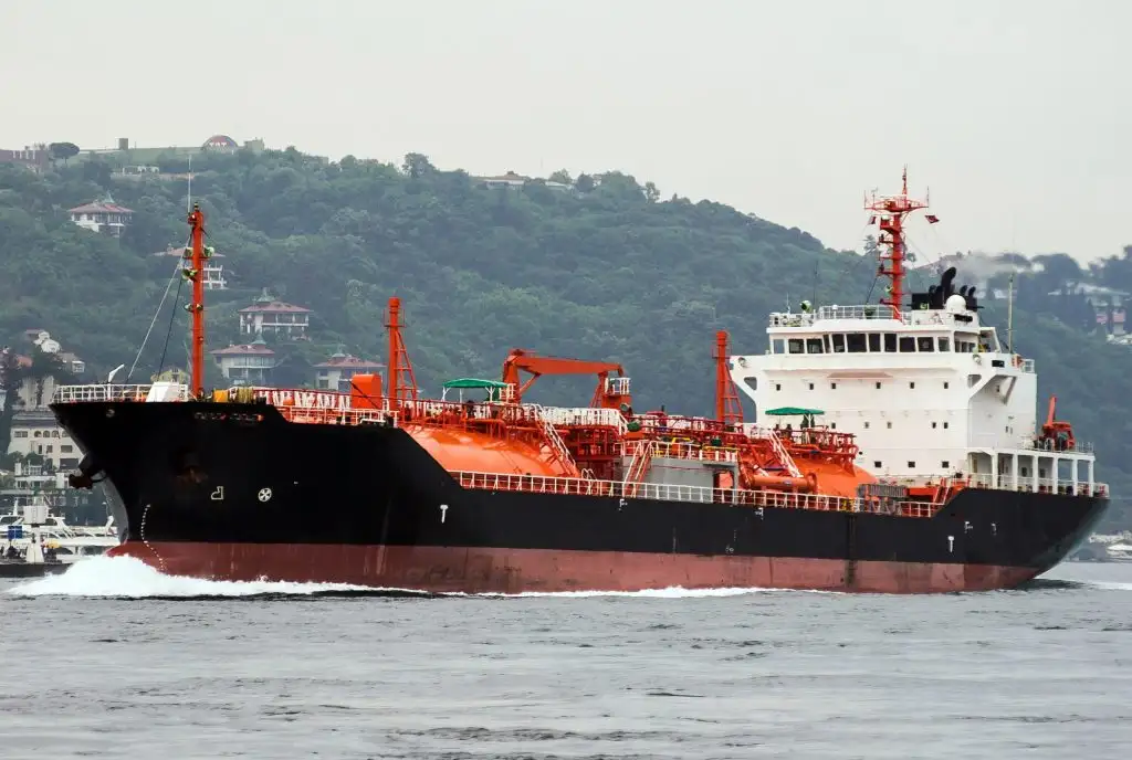 Oil/Chemical tanker for sale