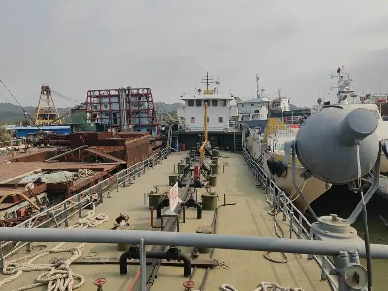 Oil/Chemical tanker for sale