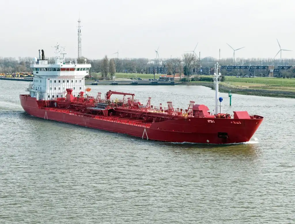 Oil/Chemical tanker for sale