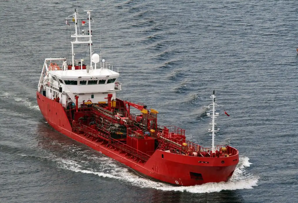 Oil/Chemical tanker for sale