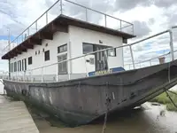 Accommodation barge for sale