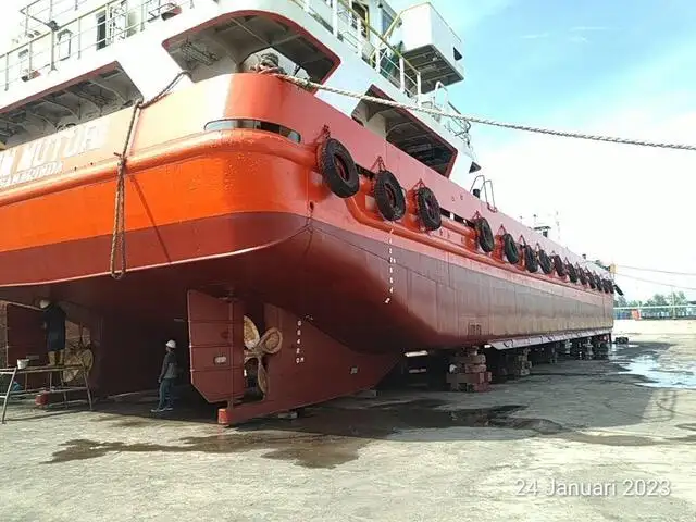 Oil/Chemical tanker for sale