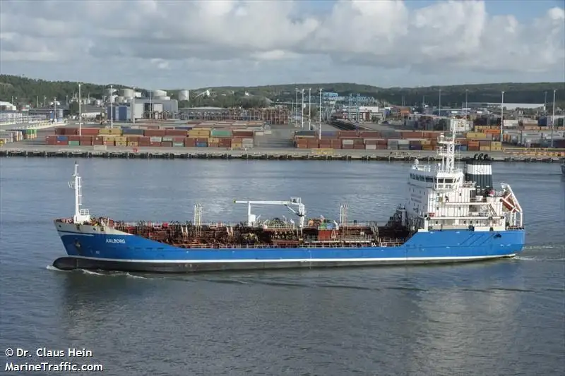 Oil/Chemical tanker for sale